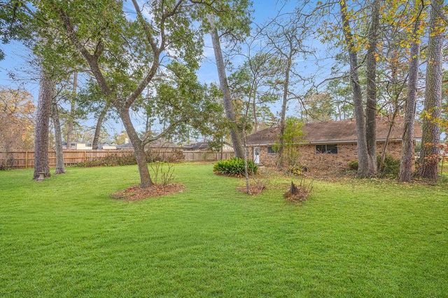 2114 Eagle Point Road, Crosby, TX 77532