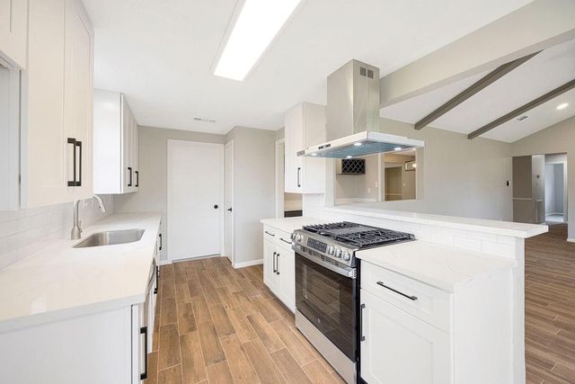 2114 Eagle Point Road, Crosby, TX 77532