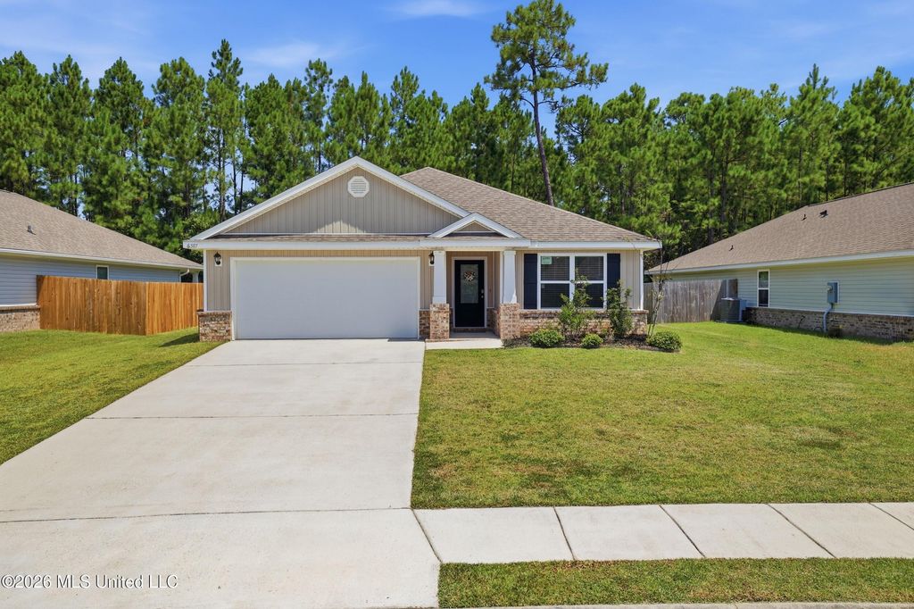 6587 Eastland Circle, Biloxi, MS 39532