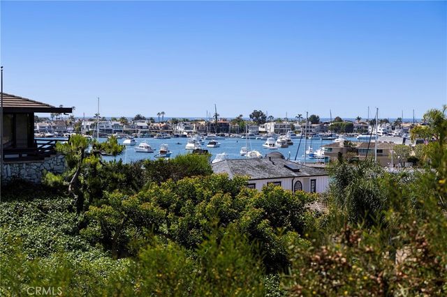525 El Paseo Drive, Corona Del Mar, CA 92625