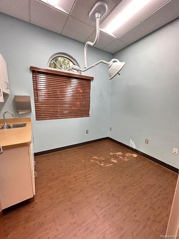 5084 VILLA LINDE Parkway 5, Flint, MI 48532