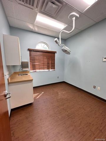 5084 VILLA LINDE Parkway 5, Flint, MI 48532