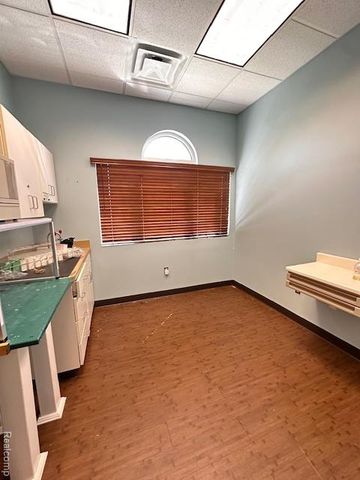 5084 VILLA LINDE Parkway 5, Flint, MI 48532