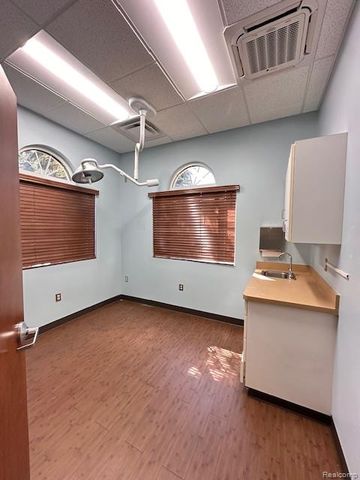 5084 VILLA LINDE Parkway 5, Flint, MI 48532