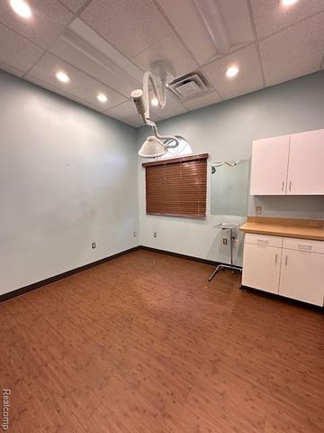 5084 VILLA LINDE Parkway 5, Flint, MI 48532