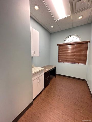 5084 VILLA LINDE Parkway 5, Flint, MI 48532