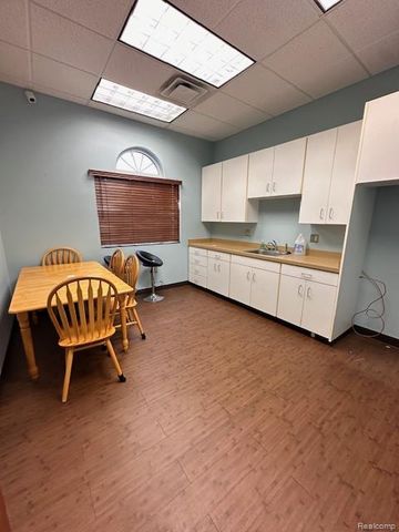 5084 VILLA LINDE Parkway 5, Flint, MI 48532