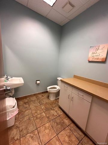 5084 VILLA LINDE Parkway 5, Flint, MI 48532