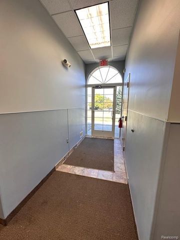 5084 VILLA LINDE Parkway 5, Flint, MI 48532