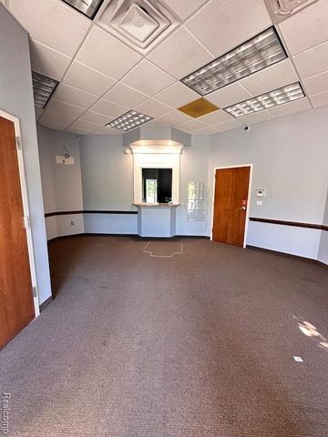 5084 VILLA LINDE Parkway 5, Flint, MI 48532