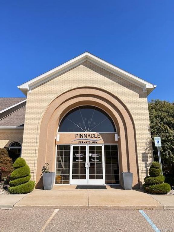 5084 VILLA LINDE Parkway 5, Flint, MI 48532