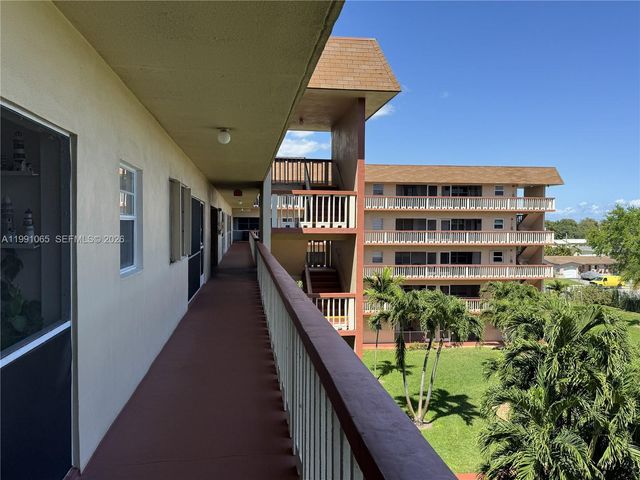 5300 Washington Street V407, Hollywood, FL 33021