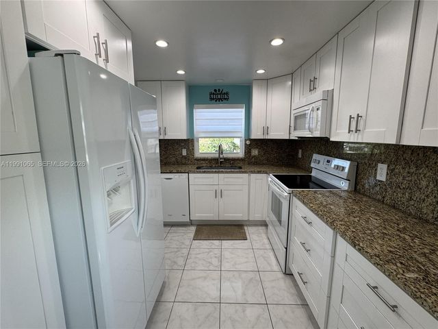 5300 Washington Street V407, Hollywood, FL 33021