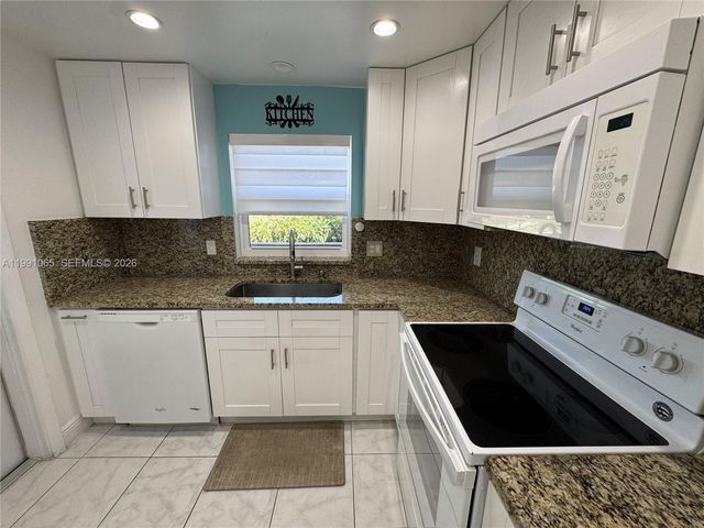 5300 Washington Street V407, Hollywood, FL 33021