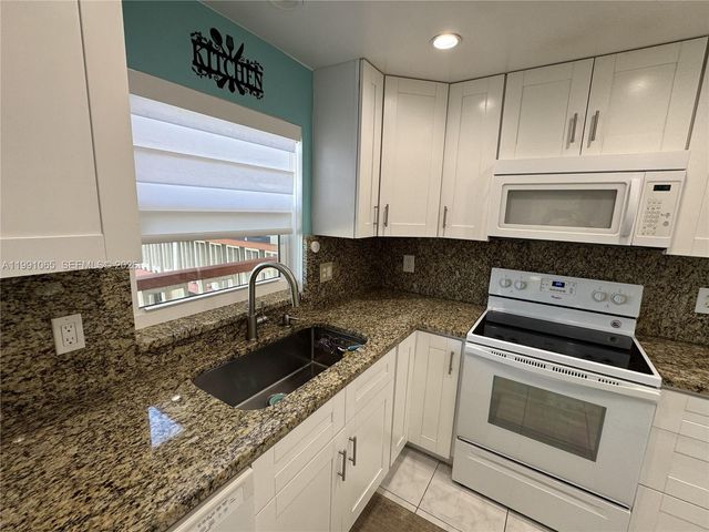 5300 Washington Street V407, Hollywood, FL 33021