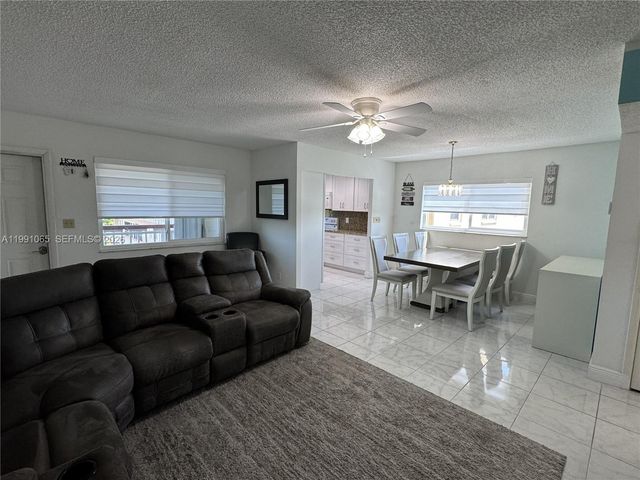 5300 Washington Street V407, Hollywood, FL 33021