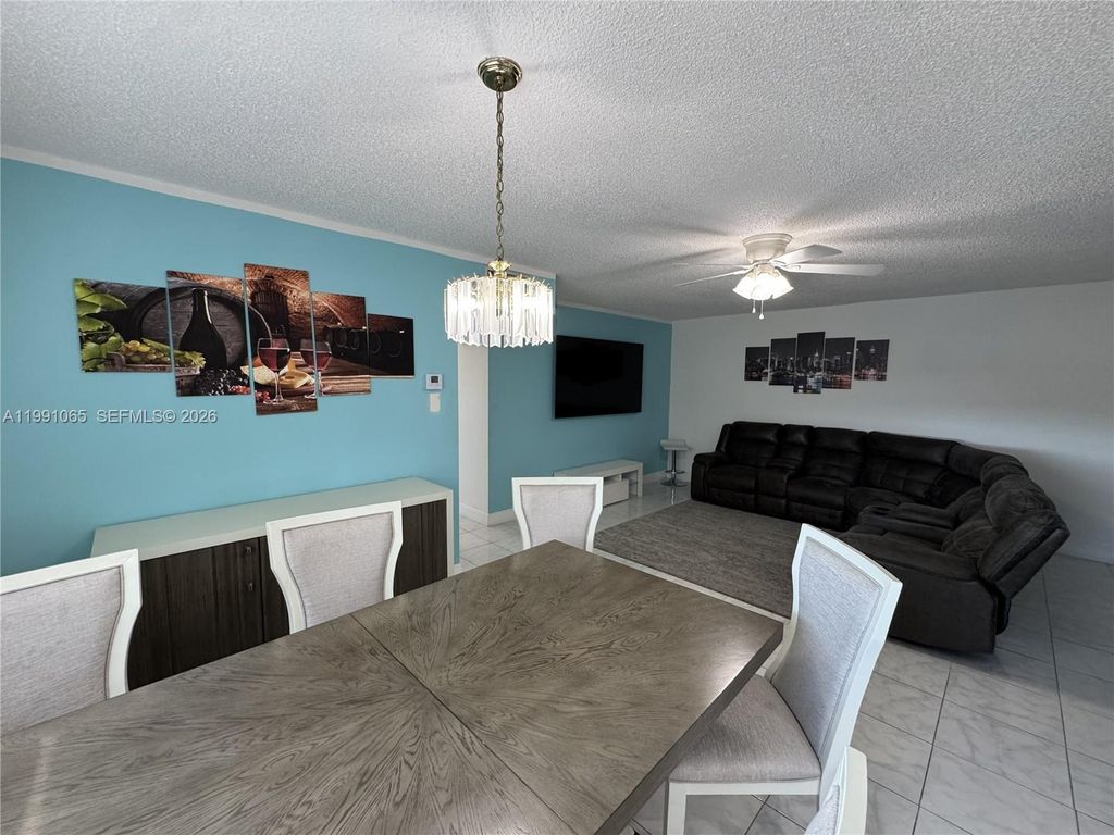 5300 Washington Street V407, Hollywood, FL 33021