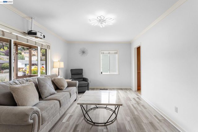 3270 Keith Ave, Castro Valley, CA 94546