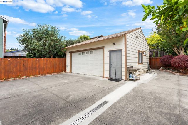 3270 Keith Ave, Castro Valley, CA 94546