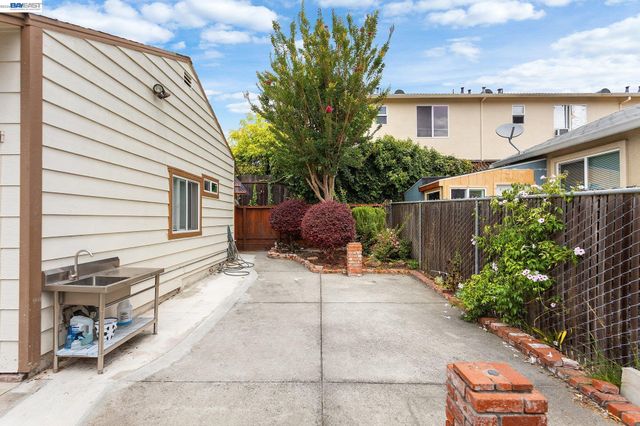 3270 Keith Ave, Castro Valley, CA 94546