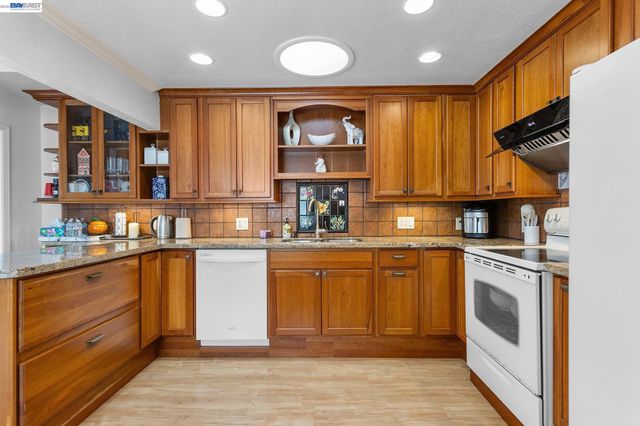 3270 Keith Ave, Castro Valley, CA 94546