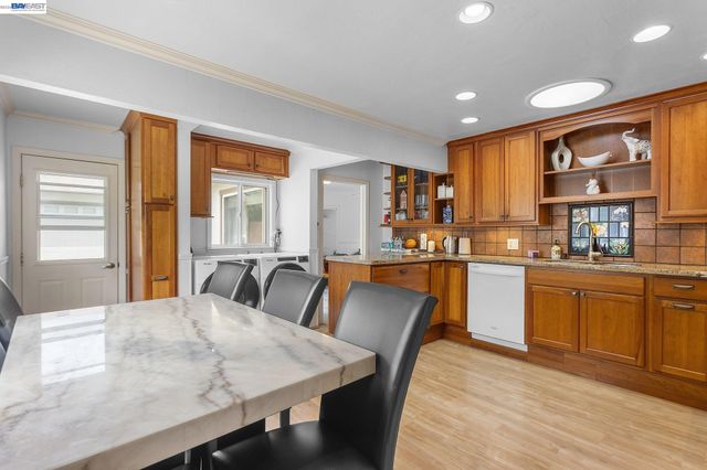 3270 Keith Ave, Castro Valley, CA 94546