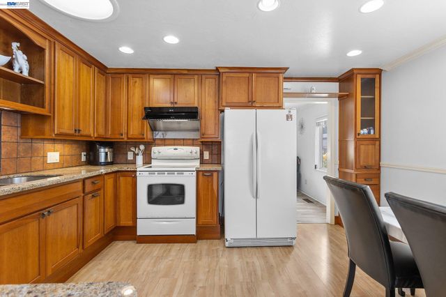 3270 Keith Ave, Castro Valley, CA 94546