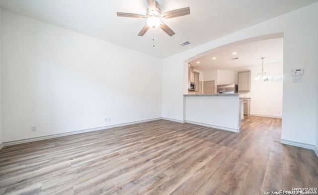 2085 Silver Oak Dr, San Antonio, TX 78213