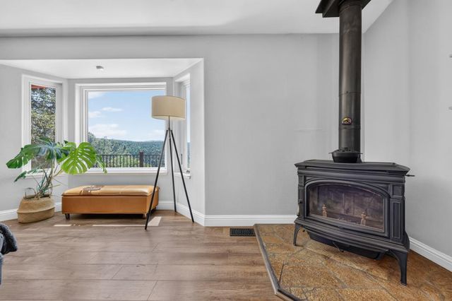 4820 Shooting Star Rd, Pollock Pines, CA 95726