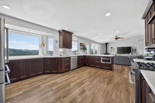 4820 Shooting Star Rd, Pollock Pines, CA 95726