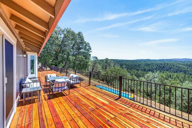 4820 Shooting Star Rd, Pollock Pines, CA 95726