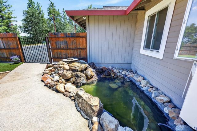 4820 Shooting Star Rd, Pollock Pines, CA 95726