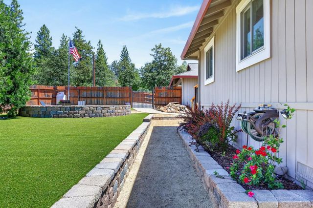 4820 Shooting Star Rd, Pollock Pines, CA 95726