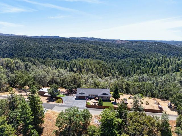 4820 Shooting Star Rd, Pollock Pines, CA 95726