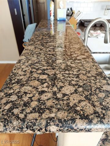 3425 East Russell Road 161, Las Vegas, NV 89120