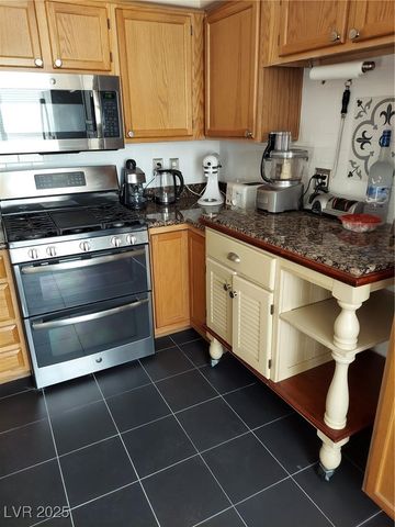 3425 East Russell Road 161, Las Vegas, NV 89120