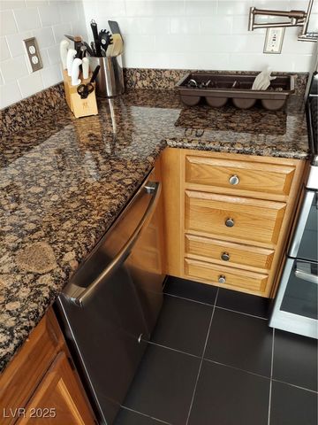 3425 East Russell Road 161, Las Vegas, NV 89120