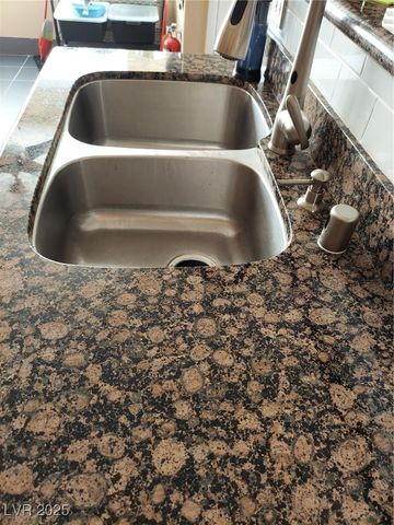 3425 East Russell Road 161, Las Vegas, NV 89120