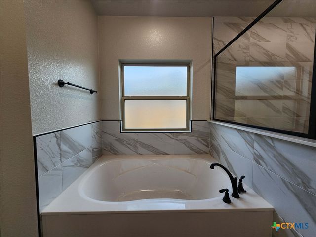 700 Golden Eagle Drive, Salado, TX 76571