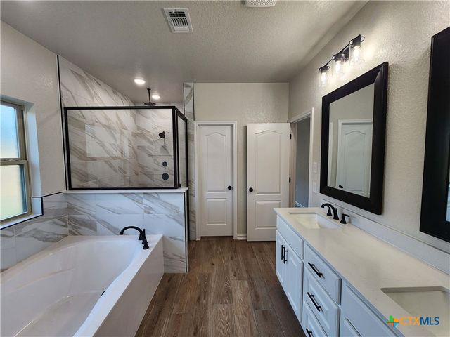 700 Golden Eagle Drive, Salado, TX 76571