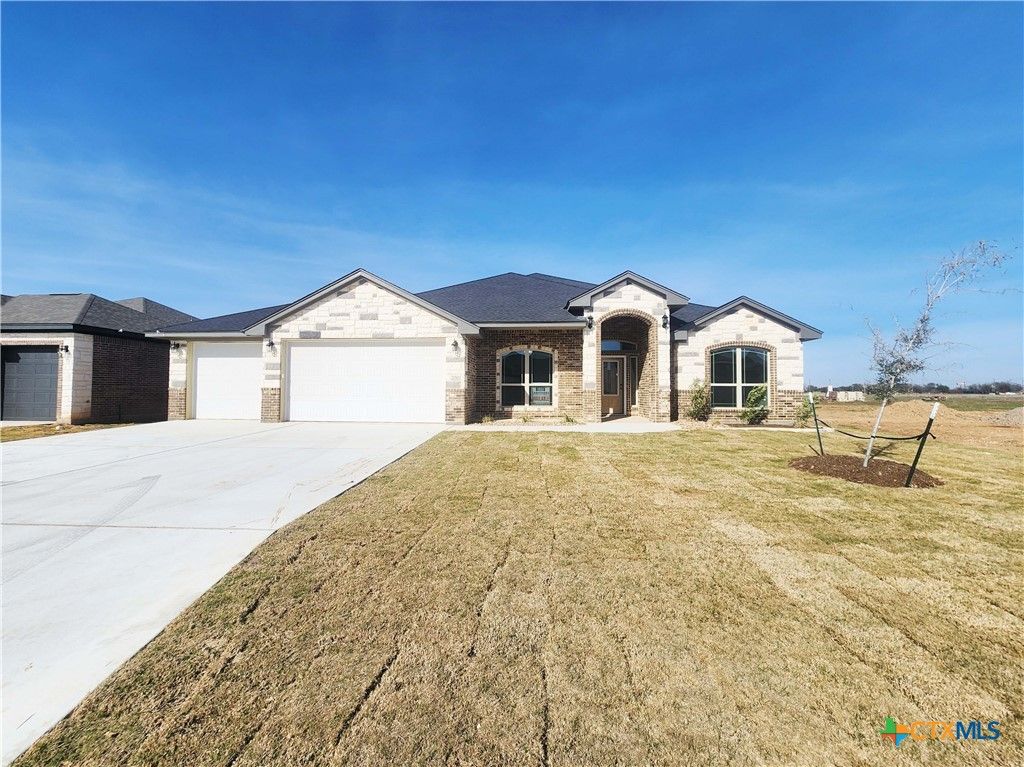 700 Golden Eagle Drive, Salado, TX 76571
