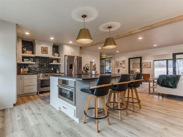 8900 Nichols Road, The Village, OK 73120