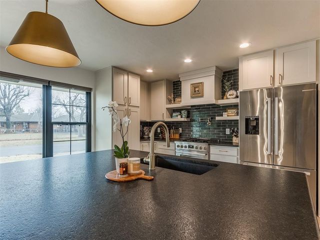 8900 Nichols Road, The Village, OK 73120