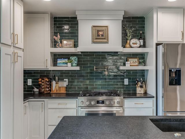 8900 Nichols Road, The Village, OK 73120