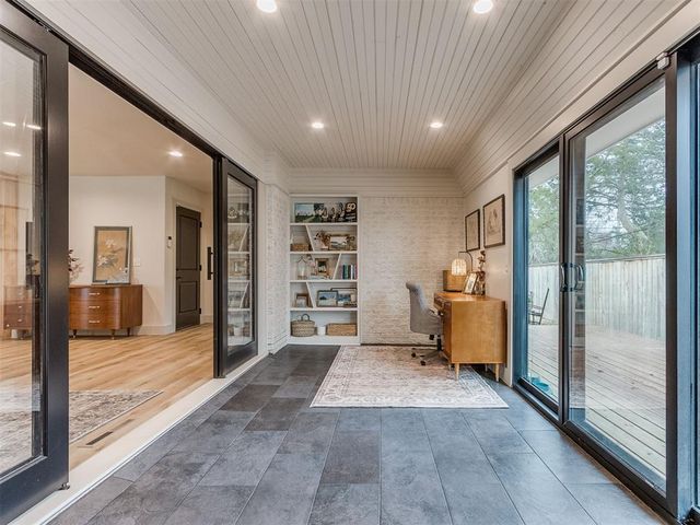 8900 Nichols Road, The Village, OK 73120