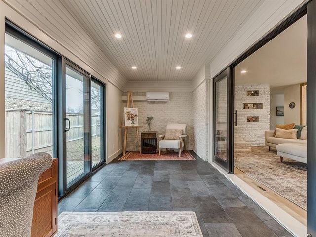 8900 Nichols Road, The Village, OK 73120