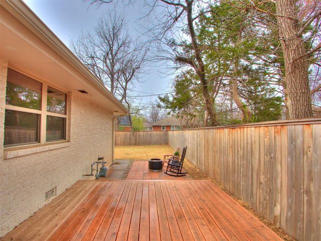 8900 Nichols Road, The Village, OK 73120