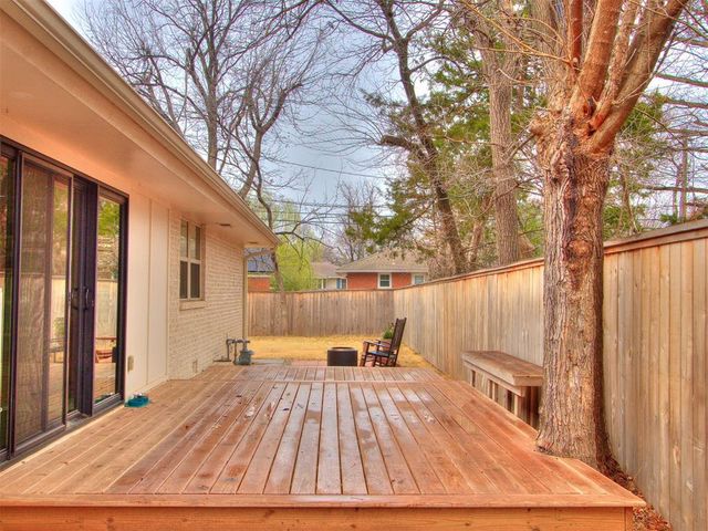 8900 Nichols Road, The Village, OK 73120