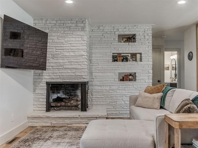 8900 Nichols Road, The Village, OK 73120