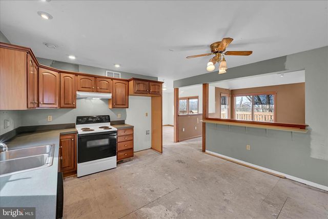 960 FABERS RD, Reading, PA 19606